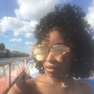 Meet your Posher, Nini